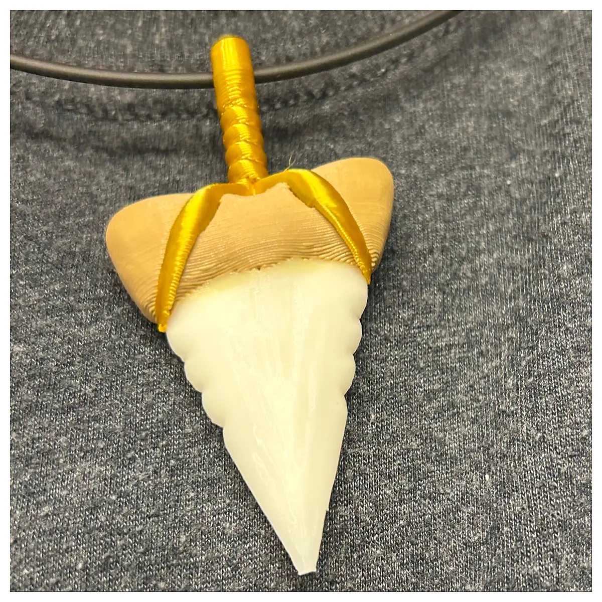 Shark Tooth Necklace Teeth Chain Shark Pendant Jewelry Decoration Trendy Necklace Men Women Shark Gemstone Bracelet Luck Girlfriend Best Frie