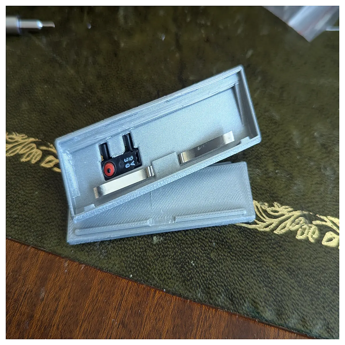 A4 S4 B5 1999 Rear Trunk Button Replacement Parts Electronic Button Car Accessory Trunk Switch