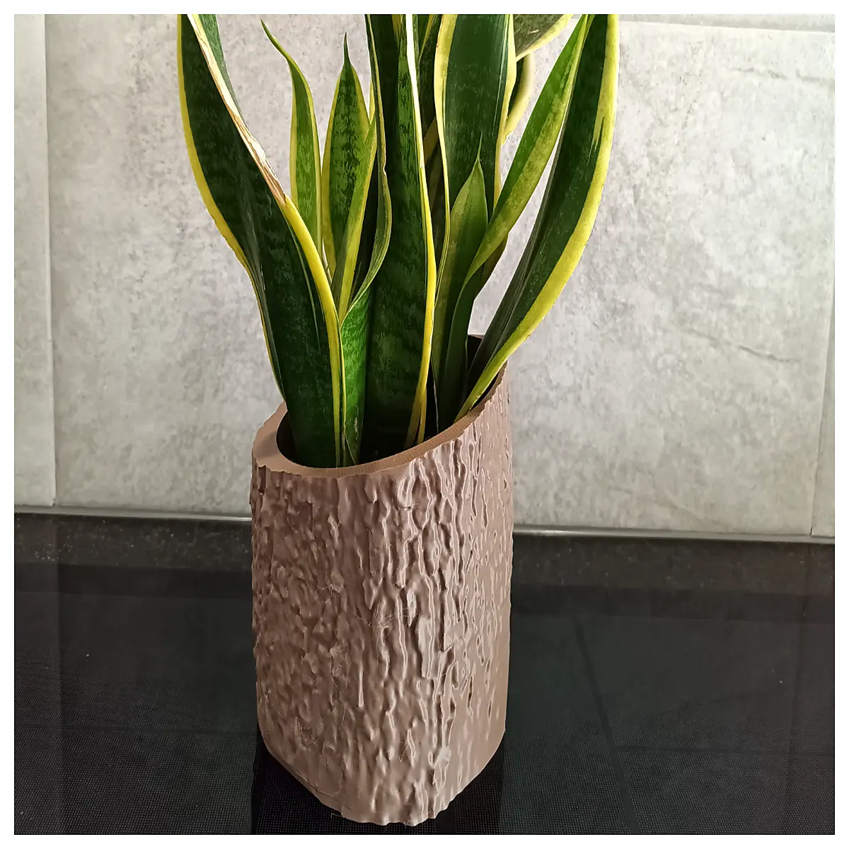 Wooden Tree Trunk Shaped Flower Pot Elegant Modern Plant Holder Indoor Decoration Creative Floral Container Succulent Planter