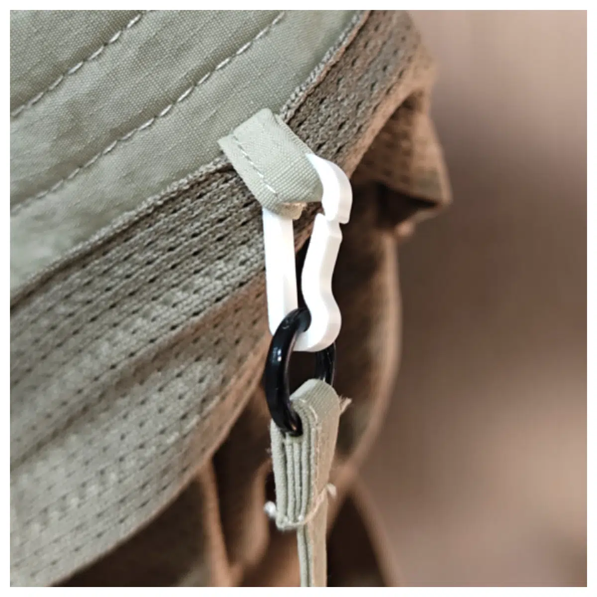 Hiking Hat Connector Hiking Cap Accessory Trekking Hat Fastener Sports Hat Connector Outdoor Activity Safety Clip