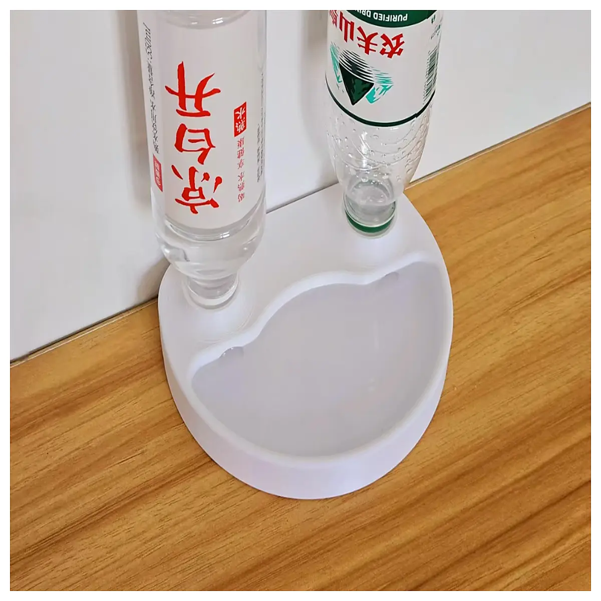 Automatic Pet Waterer Cat Dog Siphon Water Bottle Dispenser Pet Drinking Water Smart Water Bowl Pet Water Feeder