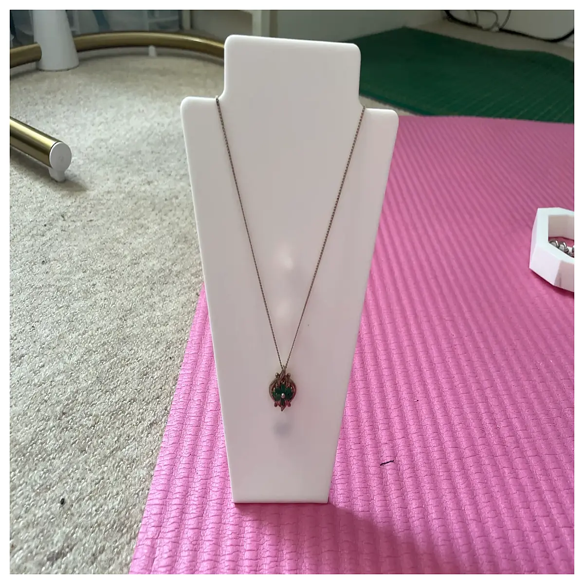 Necklace Display Pendant Jewelry Women Elegant Gift Chain Accessories Fashion Trend Decoration