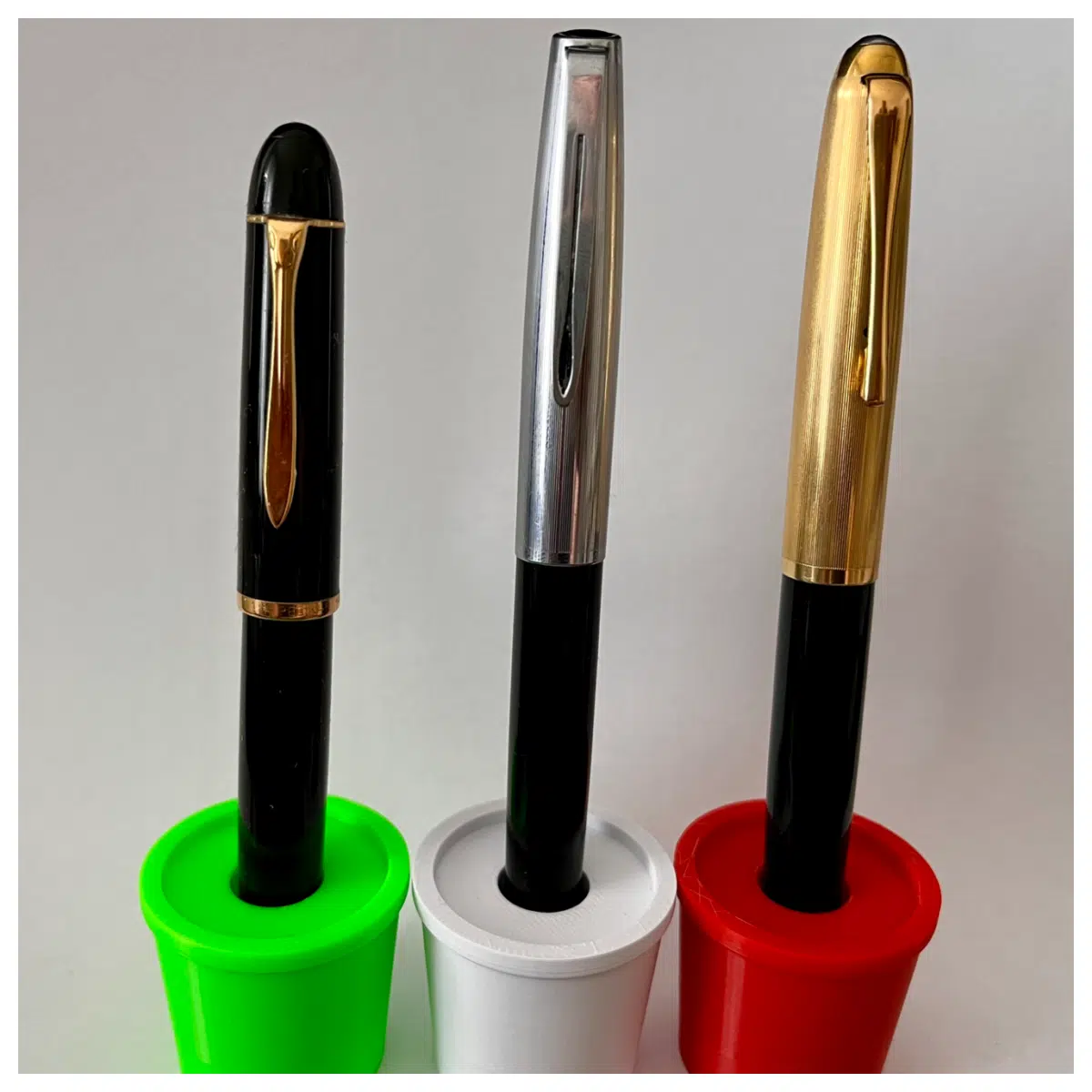 Vase Shaped Pen Holder Desk Decoration Office Organizer Creative Pen Stand Multi Function Pen Holder Decorative Pen Storage
