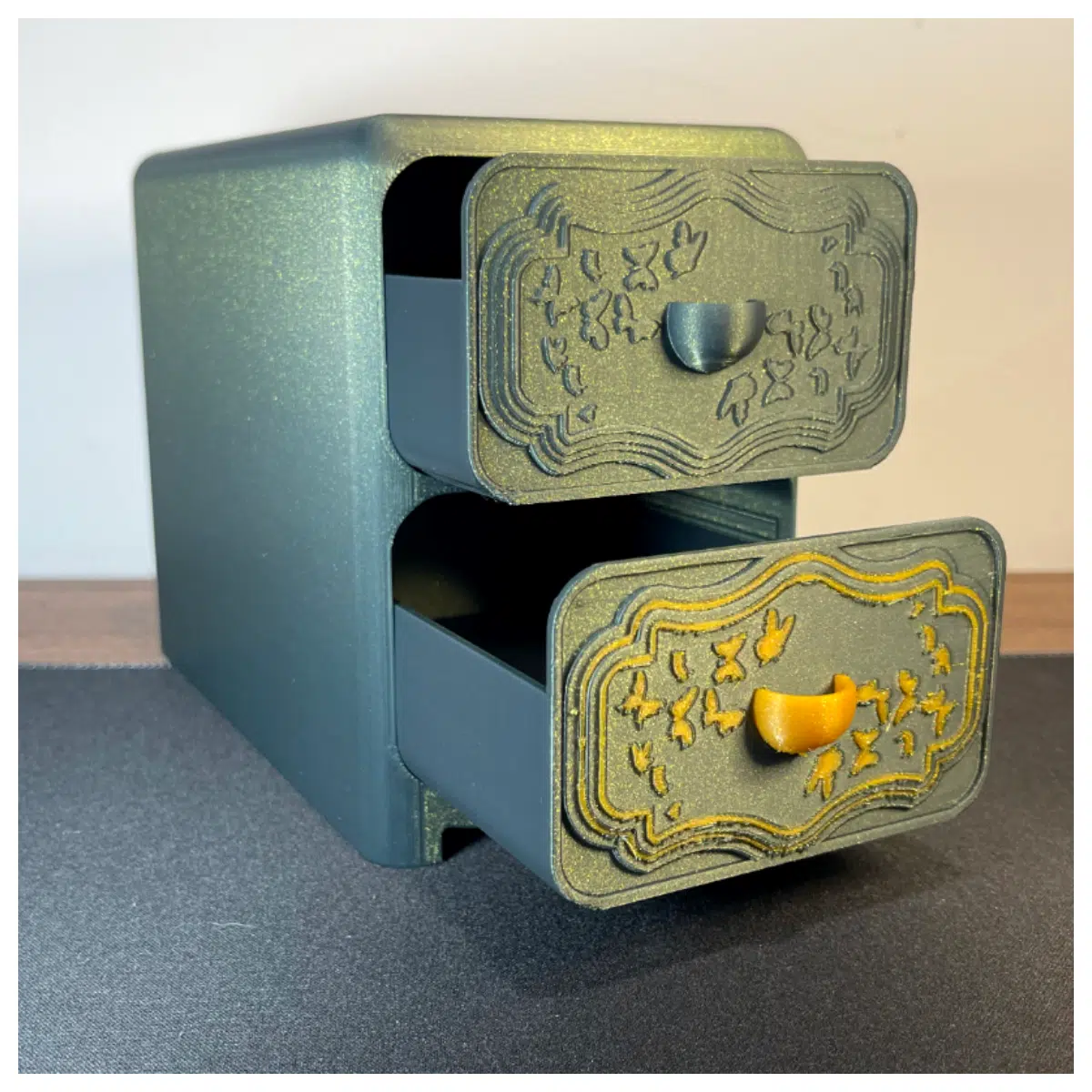 Qishi Mianxiang Bookshelf Desktop Storage Box Creative Organizer Multi Compartment Desk Storage Box
