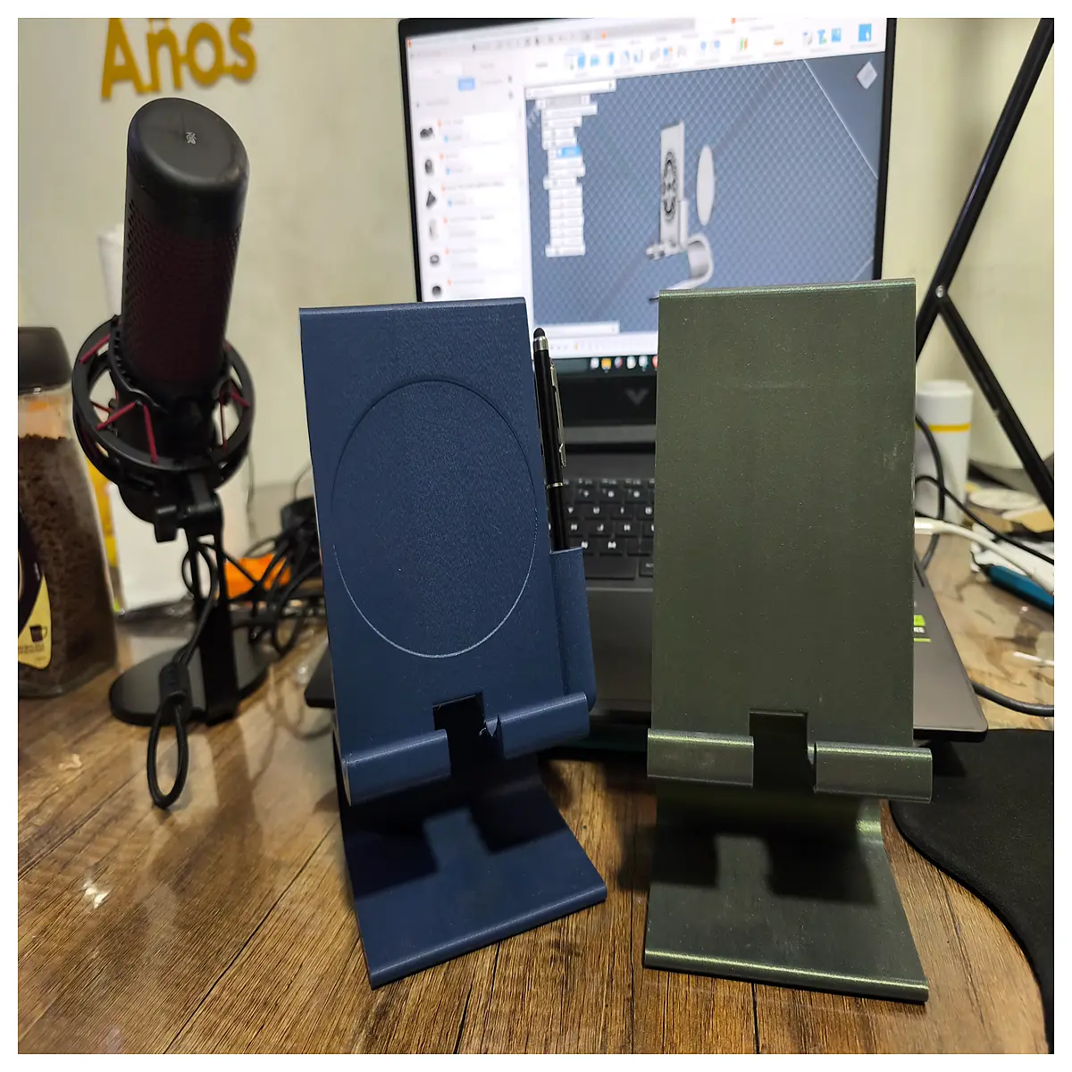 desktop phone with pen holder and charging port organizer for desk accessories
