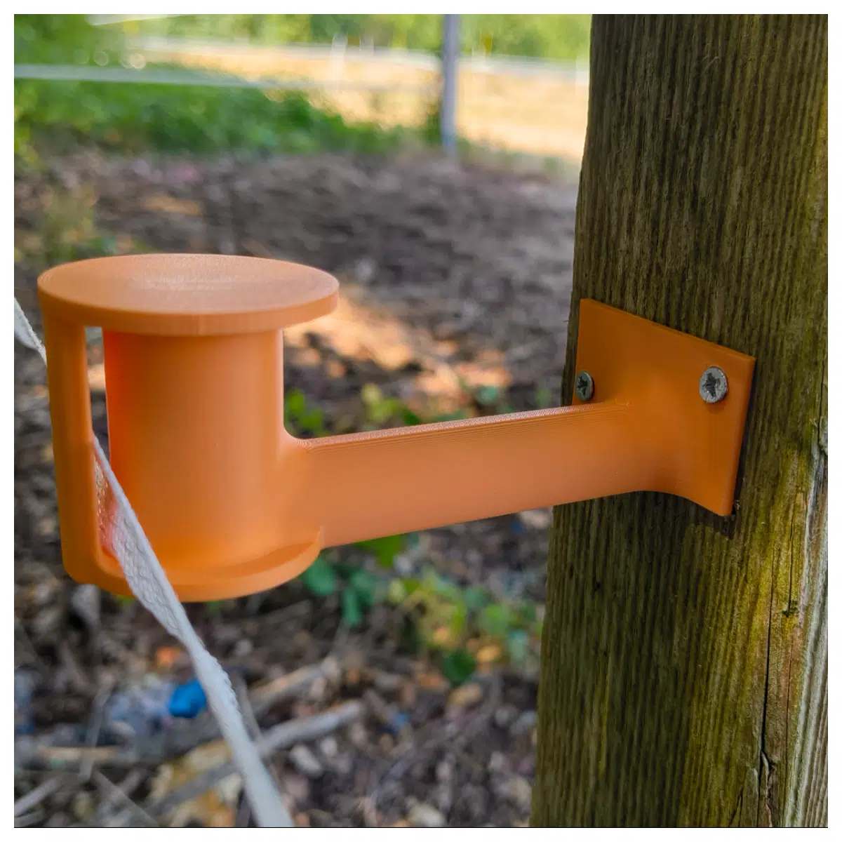 electric fence insulators duty high voltage polyethylene standoff for cattle sheep goat wire post clamp