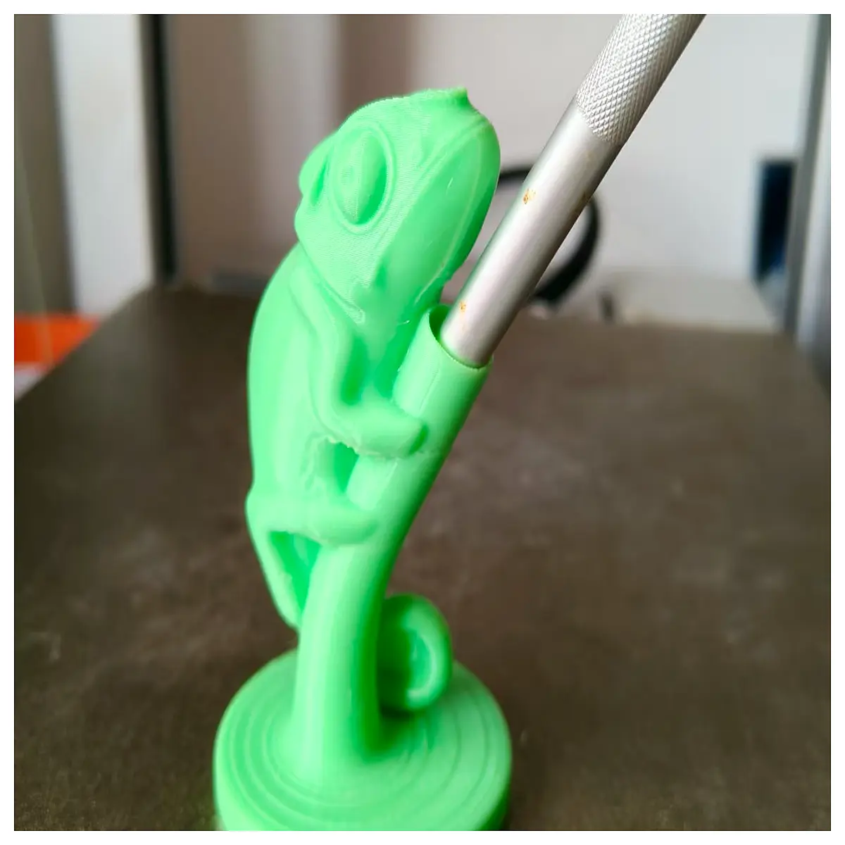 Chameleon Pencil Holder Creative Desk Decor Changing Office School Storage Box Pen Organizer Display