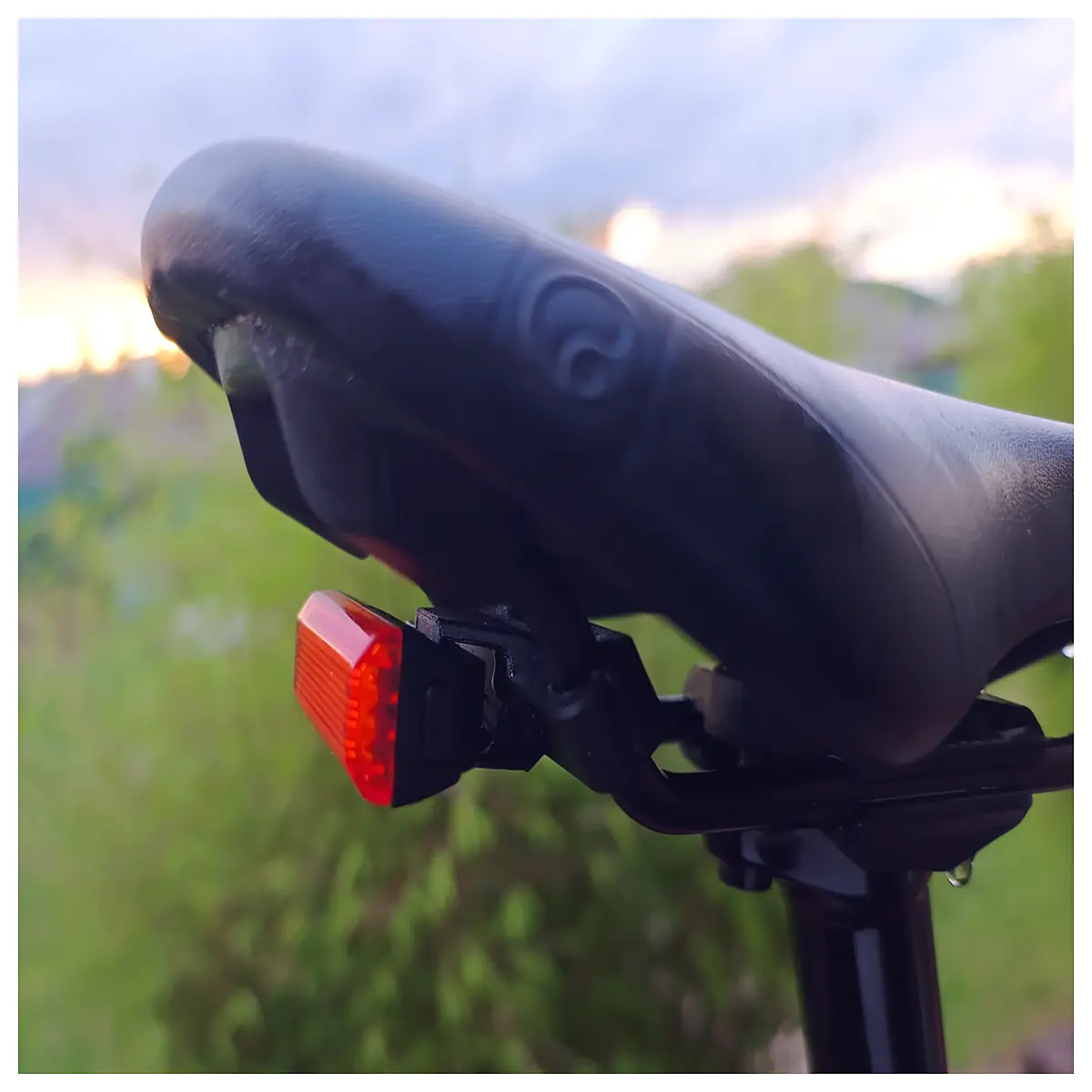 Ravemen Bike Tail Mount Cycling Accessory Tail Installation Bracket for Ergon Cushions Riding Safety