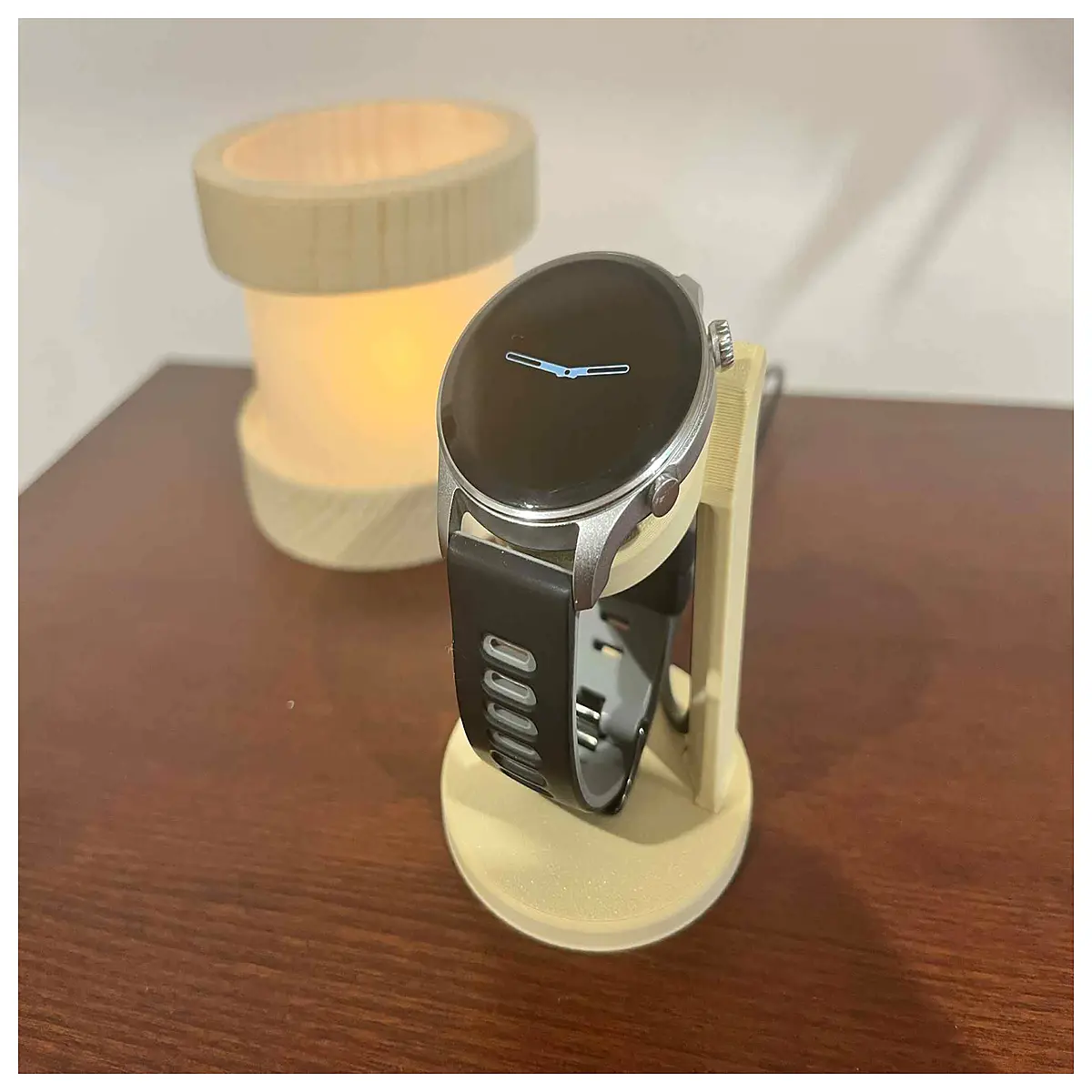 Niceboy WATCH GTR 2 Charging Stand Smartwatch Holder Desktop Phone Stand Charging Station Storage Accessory