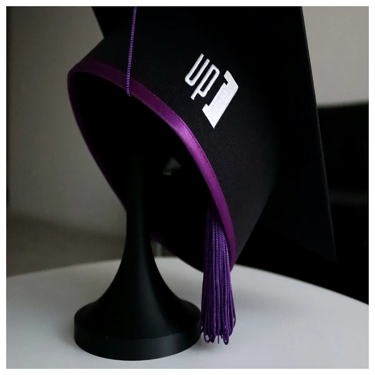 Graduation Cap Holder Graduation Ceremony Support Cap Decoration Graduation Gown Accessory Essential Graduation Supplies