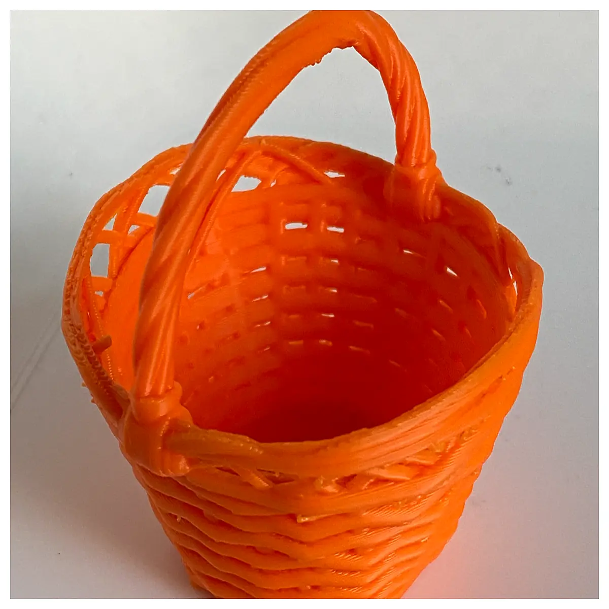 woven basket storage organizer for home decor rattan laundry hamper seagrass plant kitchen fruit bowl bathroom vanity tray
