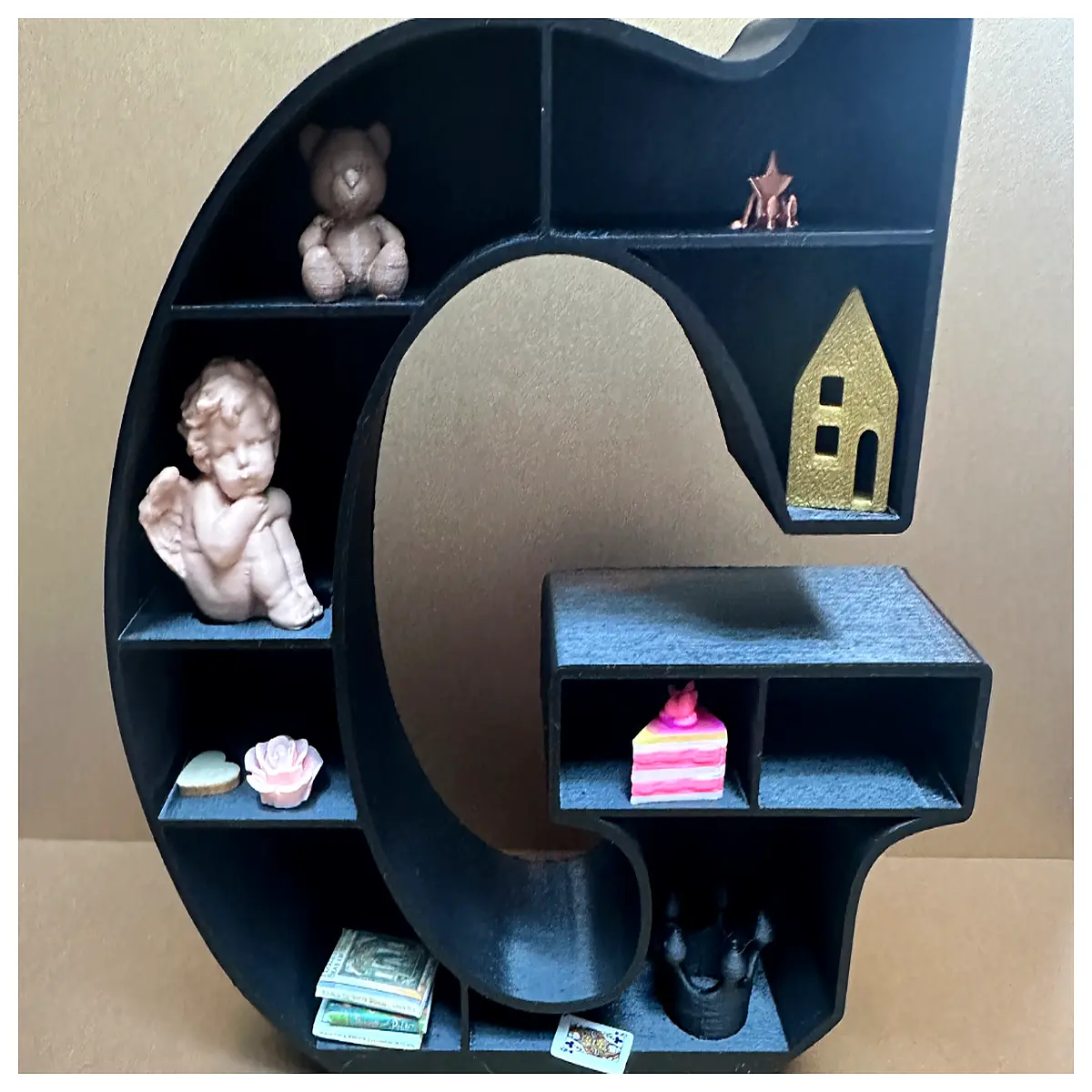 monogram letter g bookshelf decor personalized initial name shelf ornament modern minimalist home office desk accessory alphabet storage piece