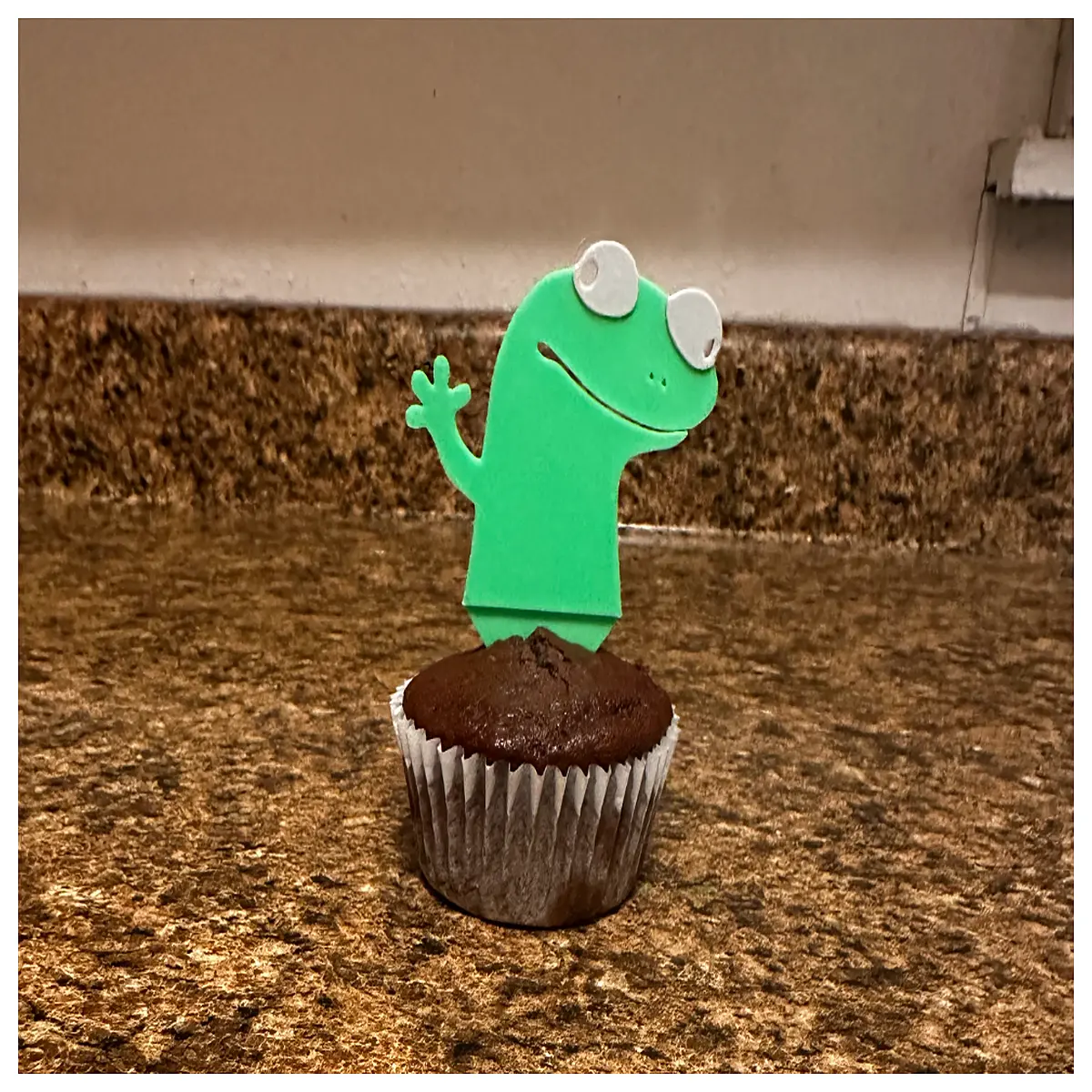 Lizard Cupcake Decorations Realistic Cute Cartoon Animal Toppers Birthday Party Cake Decoration Creative Baking Accessories