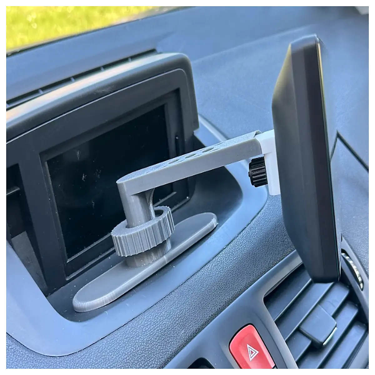Rotatable CarPlay Mount Car Holder Phone Stand Vehicle Navigation Support Magnetic Car Mount Compatible with iOS Devices