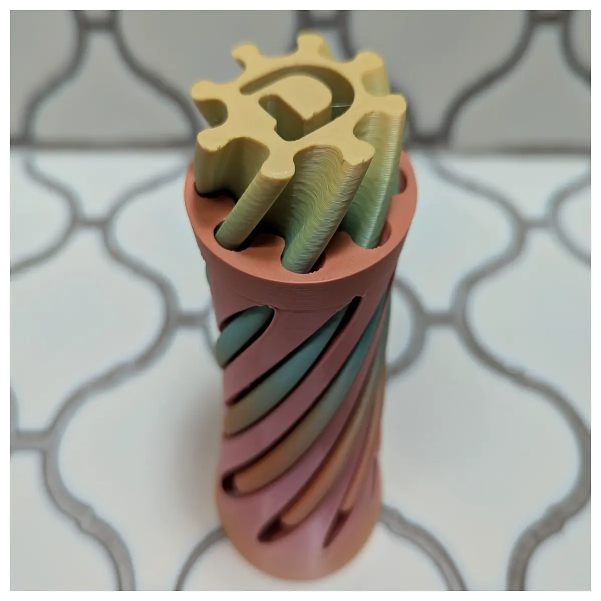 Spiral Vortex Letter D Stress Relief Toy Fidget Spinner Anxiety Relief Spin Toy Puzzle Fun