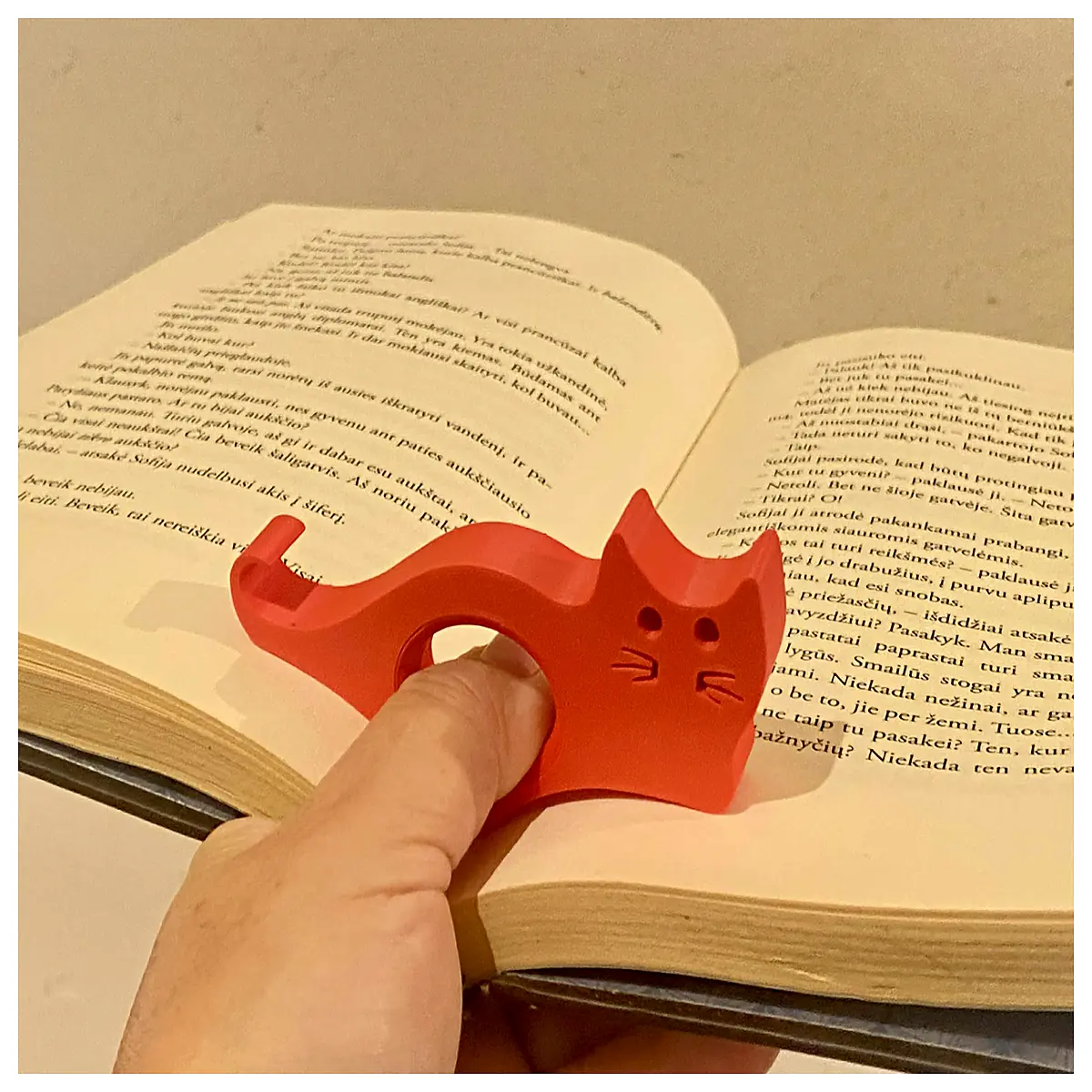 Cat Bookmarks Holder Desk Decoration Creative Book Display Animal Bookmark Stand Lazy Cat Shelf Simple Cute