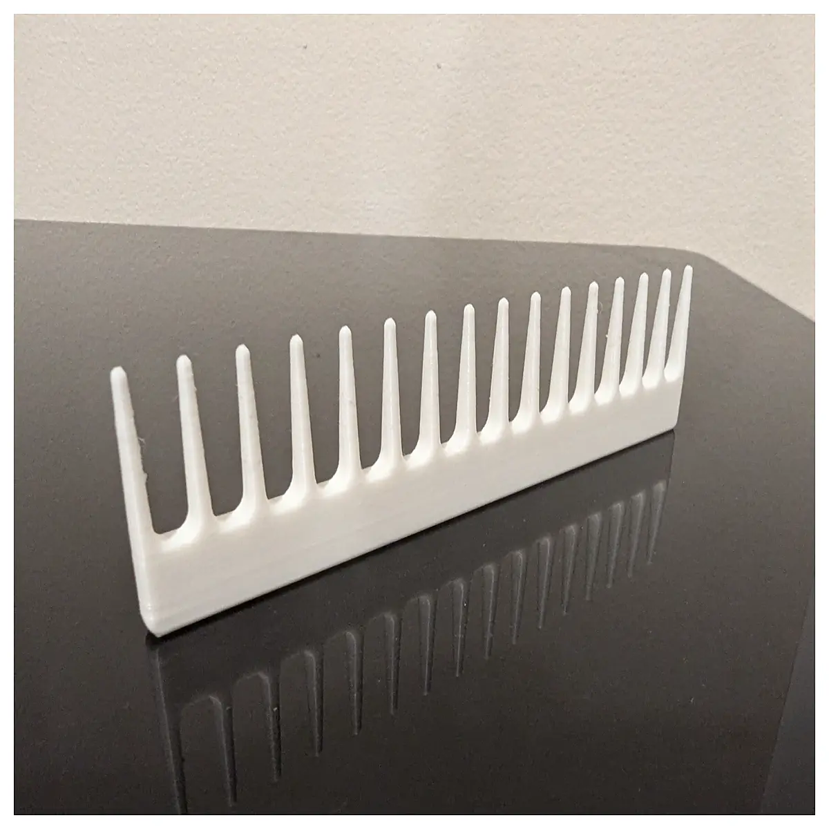Basic Wide Tooth Comb Detangle Hair Smooth Hair Reduce Frizz Hair Care Tool Wide Comb for Gentle Styling