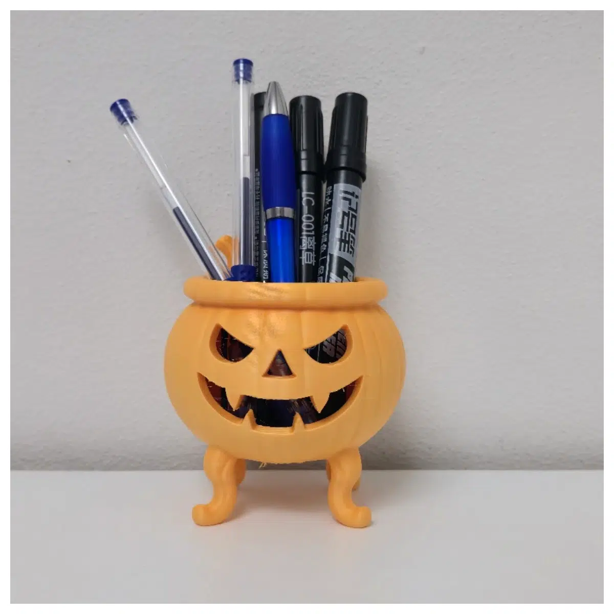 Halloween Leg Pencil Holder Creative Decoration Desktop Figurine Festive Gift Candy Container Multi Purpose Organizer