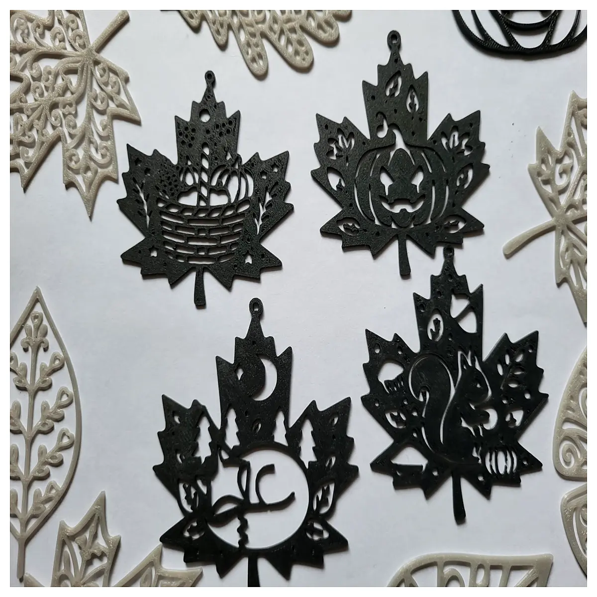Halloween Autumn Maple Leaf Decorations Hanging Ornament Festive Decor Indoor Outdoor Decoration Ornament