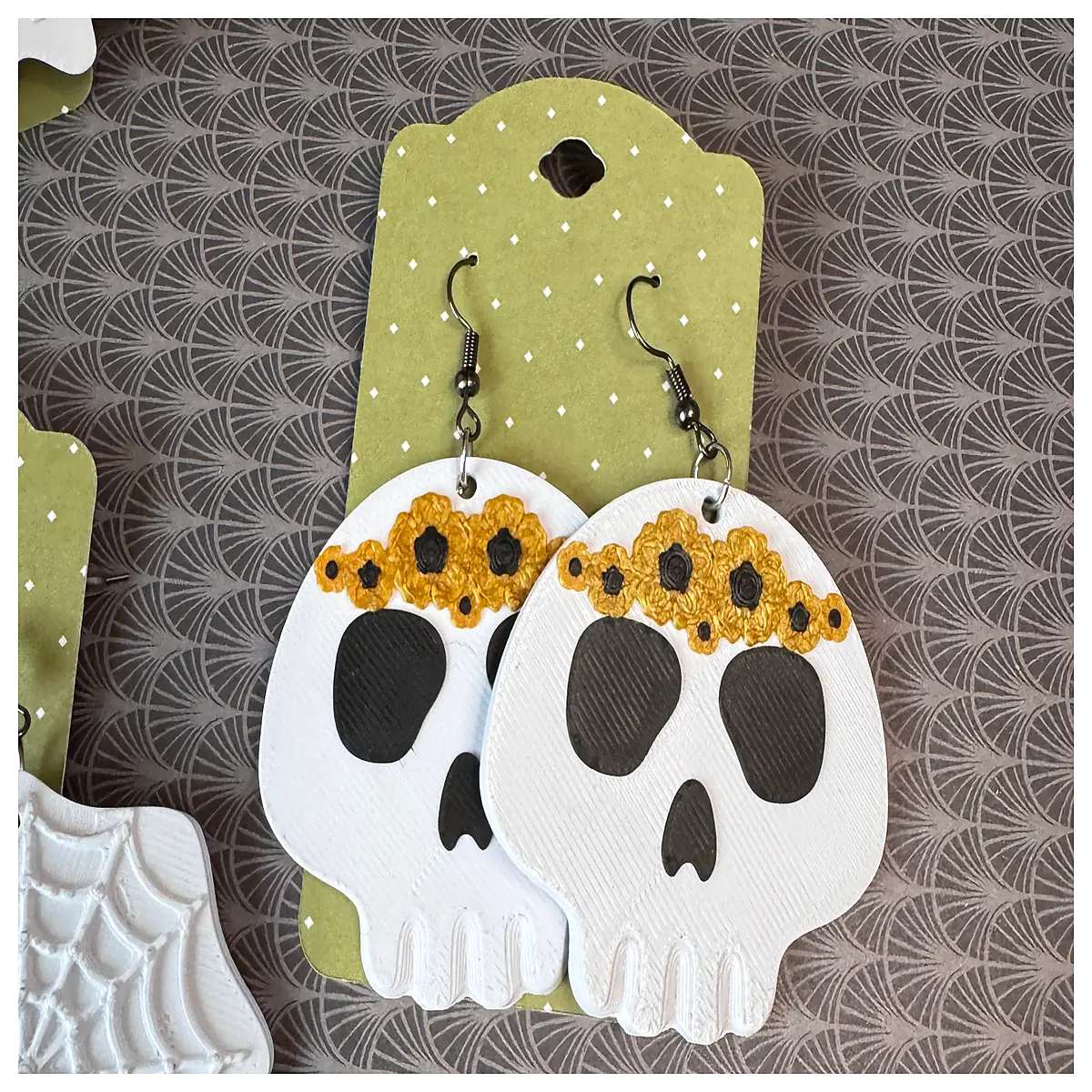 Skull Flower Earrings or Keychain Gothic Jewelry Black Bone Earring Floral Decoration Black Keychain Personality Gift