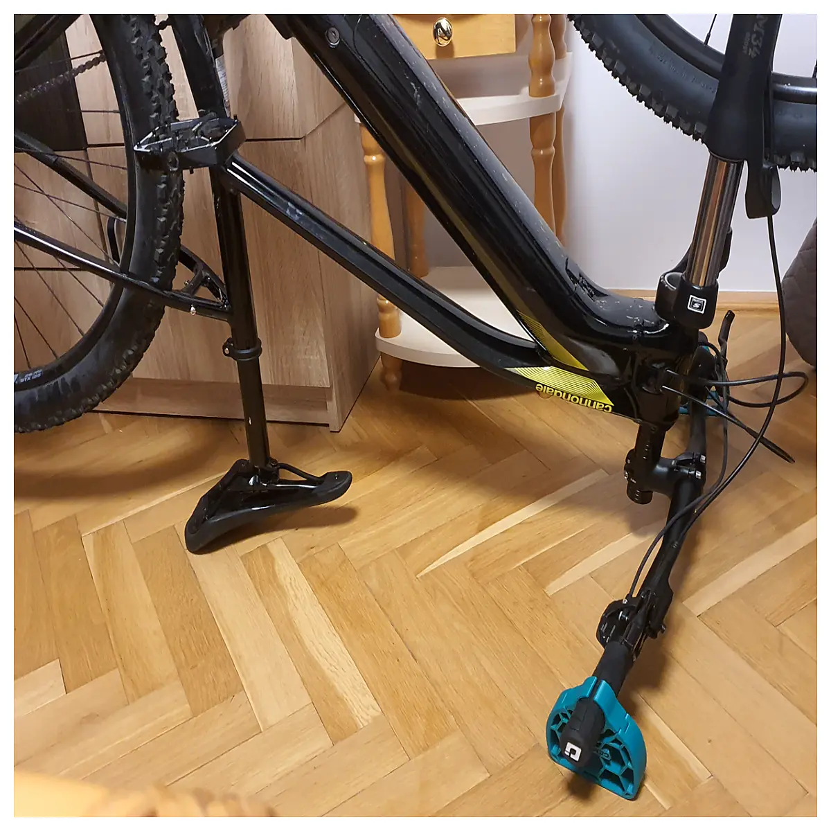 Bike Handlebar Mount Wall Holder Universal Support Bracket Indoor Outdoor Bike Accessory Parts Fittings