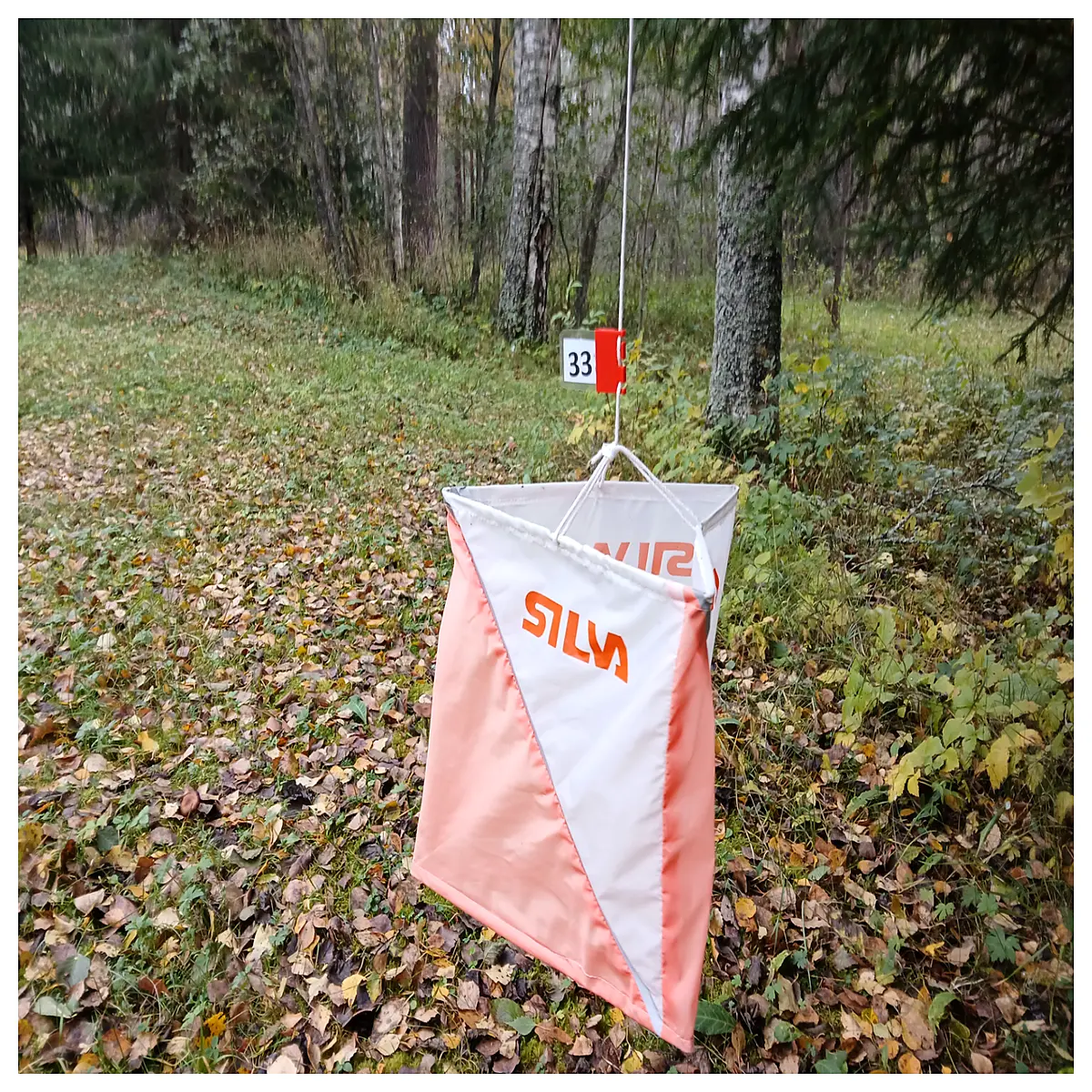 directional checkpoint marker for trail running race bib holder