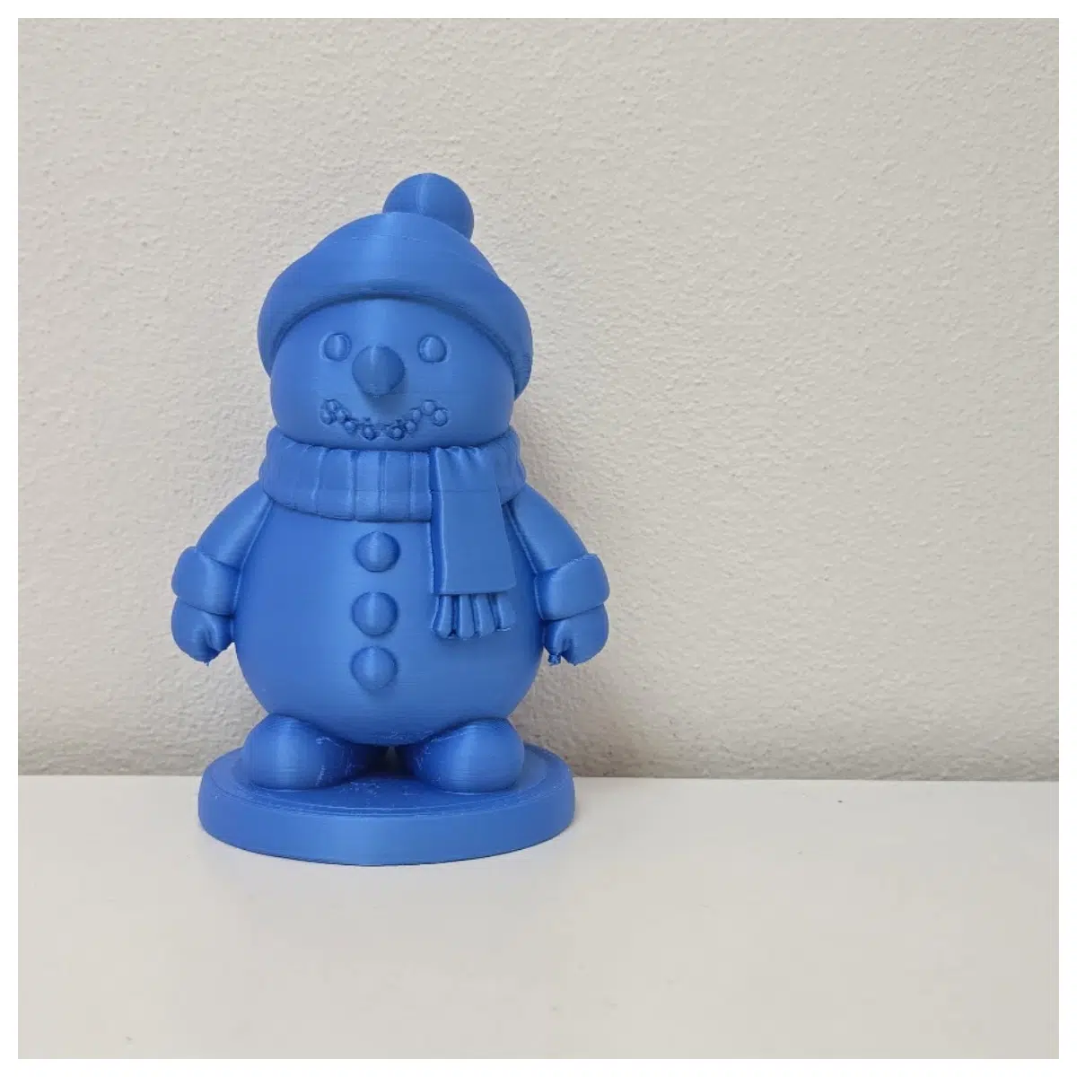 Smiling Classic Snowman Christmas Figurine Festive Decoration Christmas Gift Desktop Ornament Cute Snowman