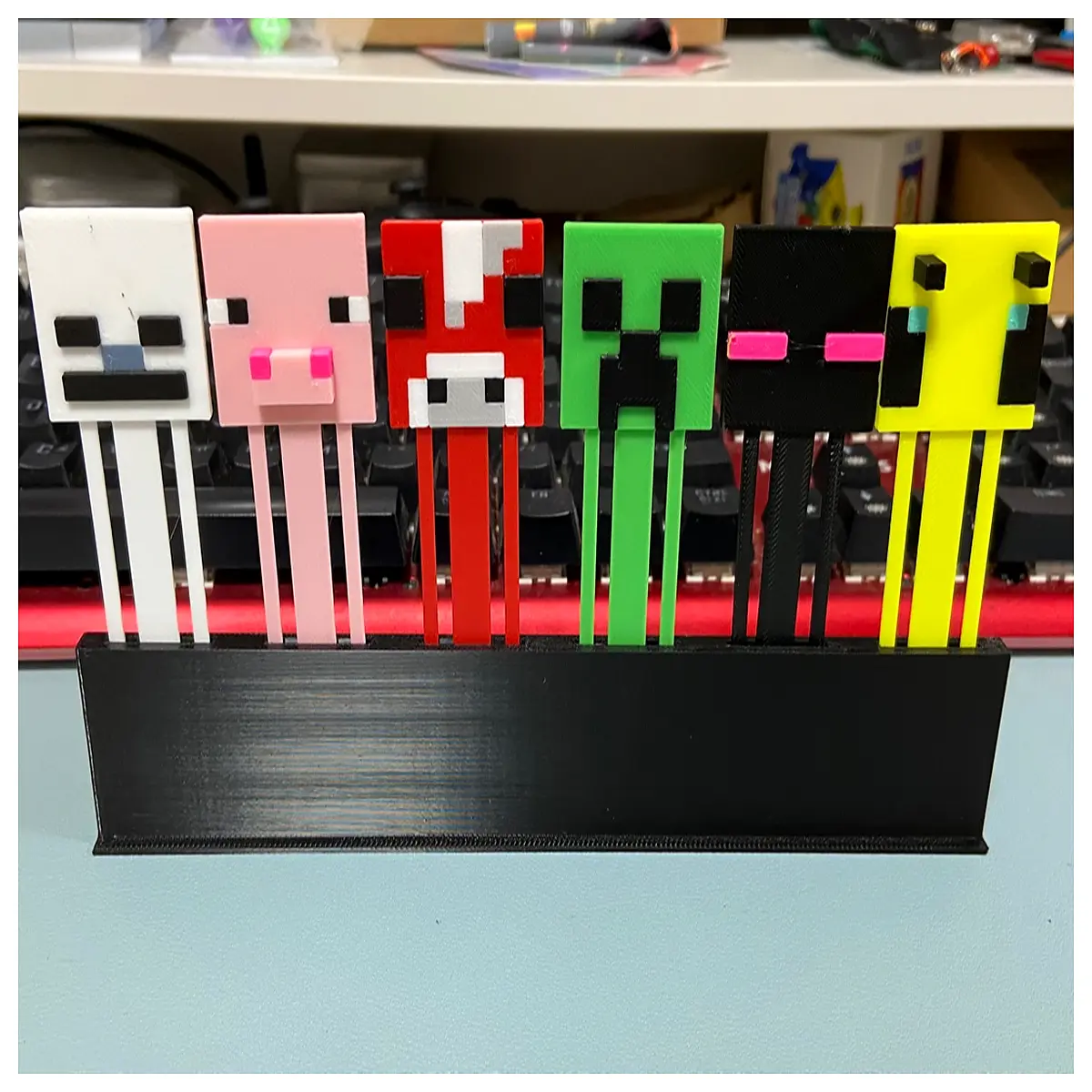 Bookmarks Display Stand Magnetic Bookmarks Holder Desk Bookmark Fixture Collection Bookmarks Display Creative Book Stand