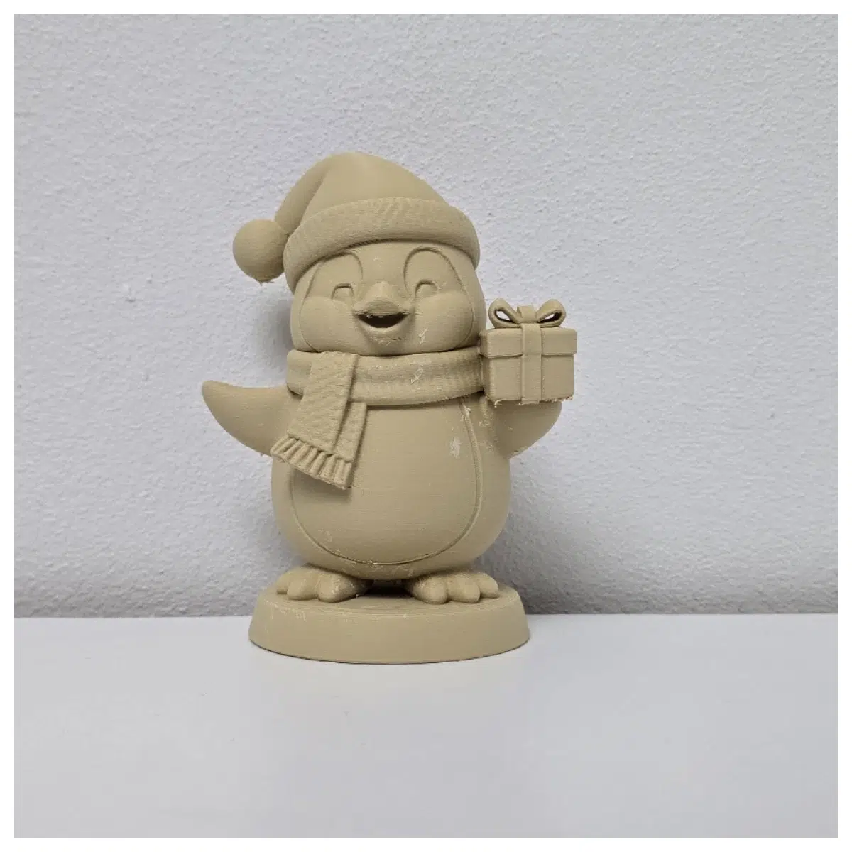 Christmas Penguin Wearing Hat Gift Smile Expression Festive Decoration Christmas Toy New Year Gift Christmas Theme