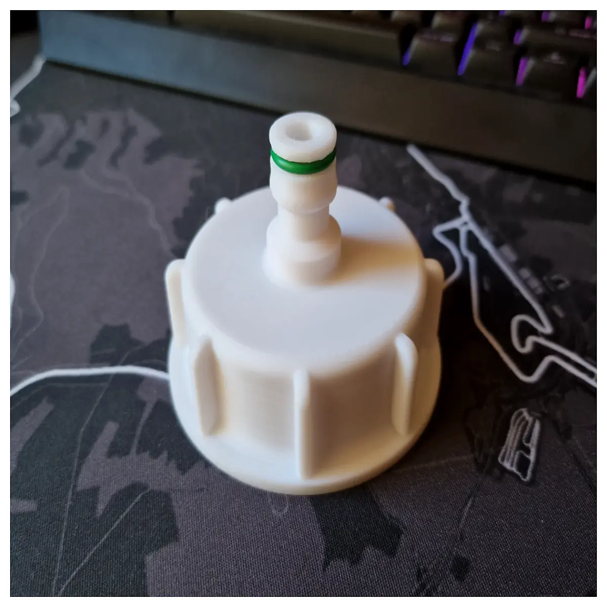 ibc tote adapter with quick connect hose fitting for liquid transfer