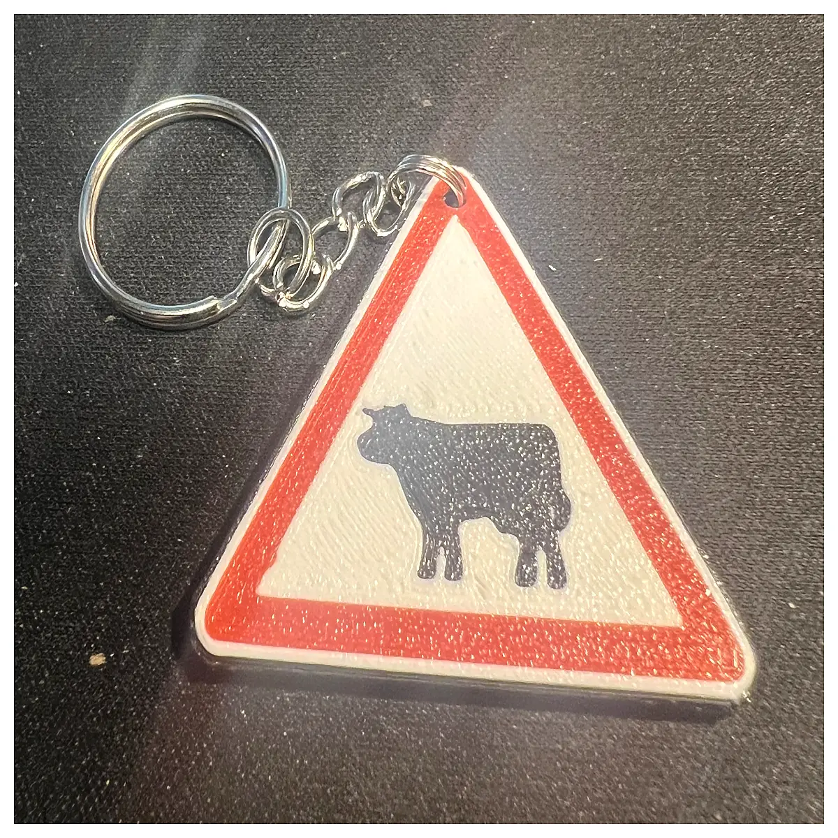 Keychains Cow Crossing Road Funny Creative Car Accessories Car Decoration Gift Souvenir Keychains