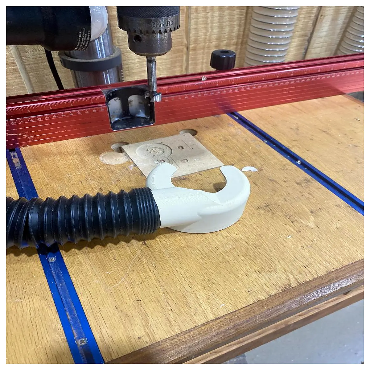 drill press chip catcher magnetic swarf collector extraction system for milling machine workshop cleanup