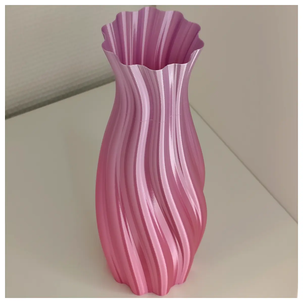 Spiraled Twisted Vase Decorative Art Object Home Decor Sculpture Twisted Form Vase Ornament Creative Gift