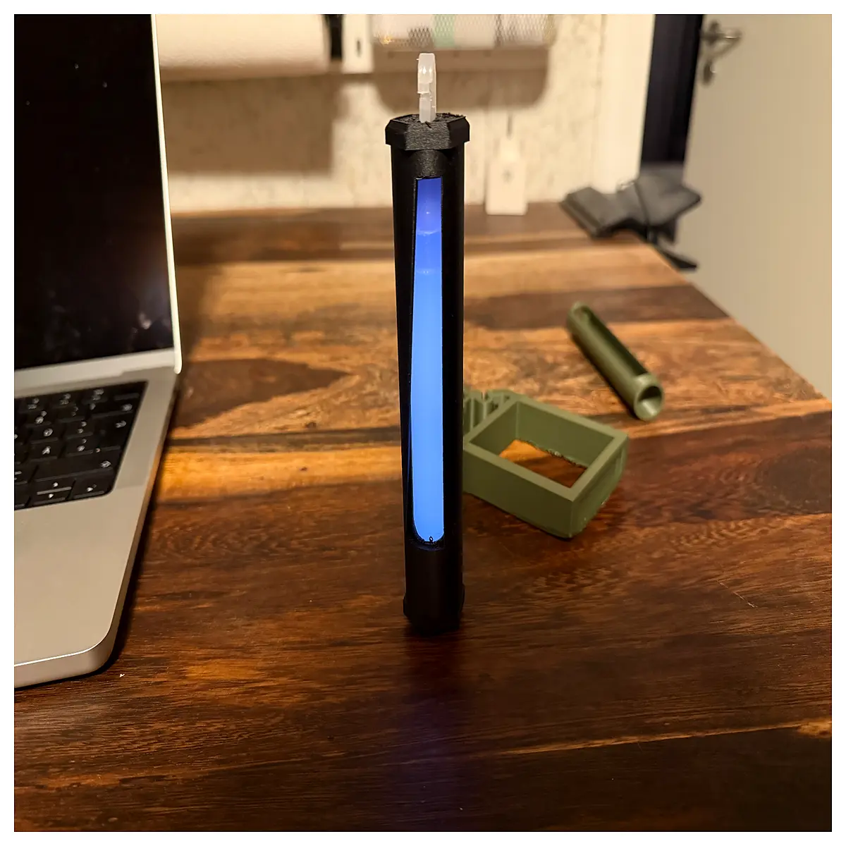 Tactical Glow Stick Holder Phone Stand Car Mount Outdoor Support Device Mobile Stabilizer Emergency Stand