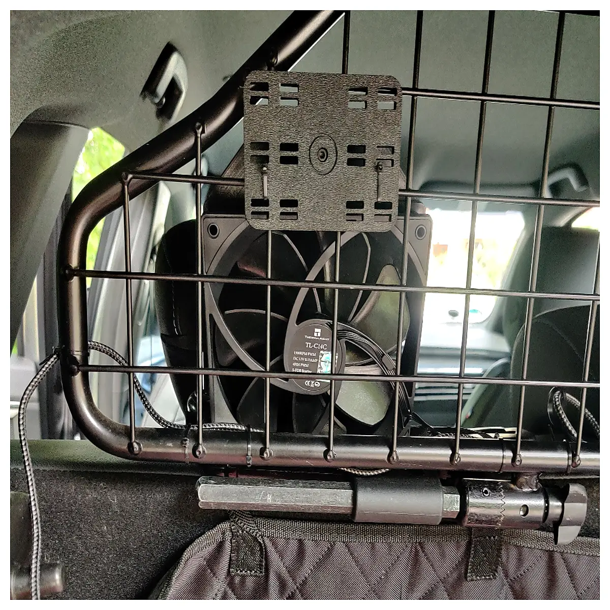 Dog Car Trunk Pet Cooling System Dog Ventilation Car Accessory Kennel Cooling Heat Relief