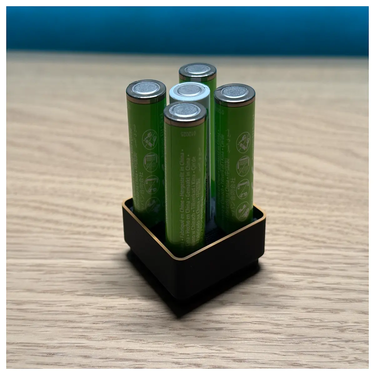 Gridfinity 1x1 Battery Box Organizer 5 AA Batteries Storage Case Compact Design