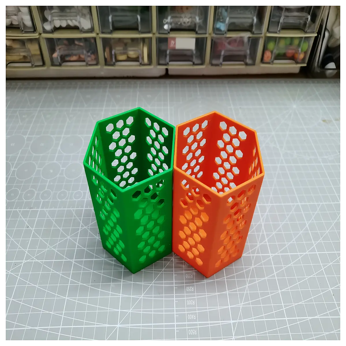hexagonal honeycomb pencil holder desk organizer space saving mesh pen cup storage container