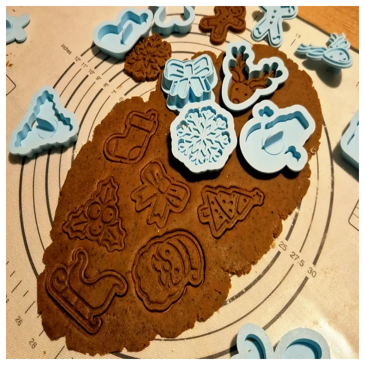 christmas cookie cutter set 14 pcs holiday baking stamps gingerbread man snowflake reindeer stencil for sugar dough