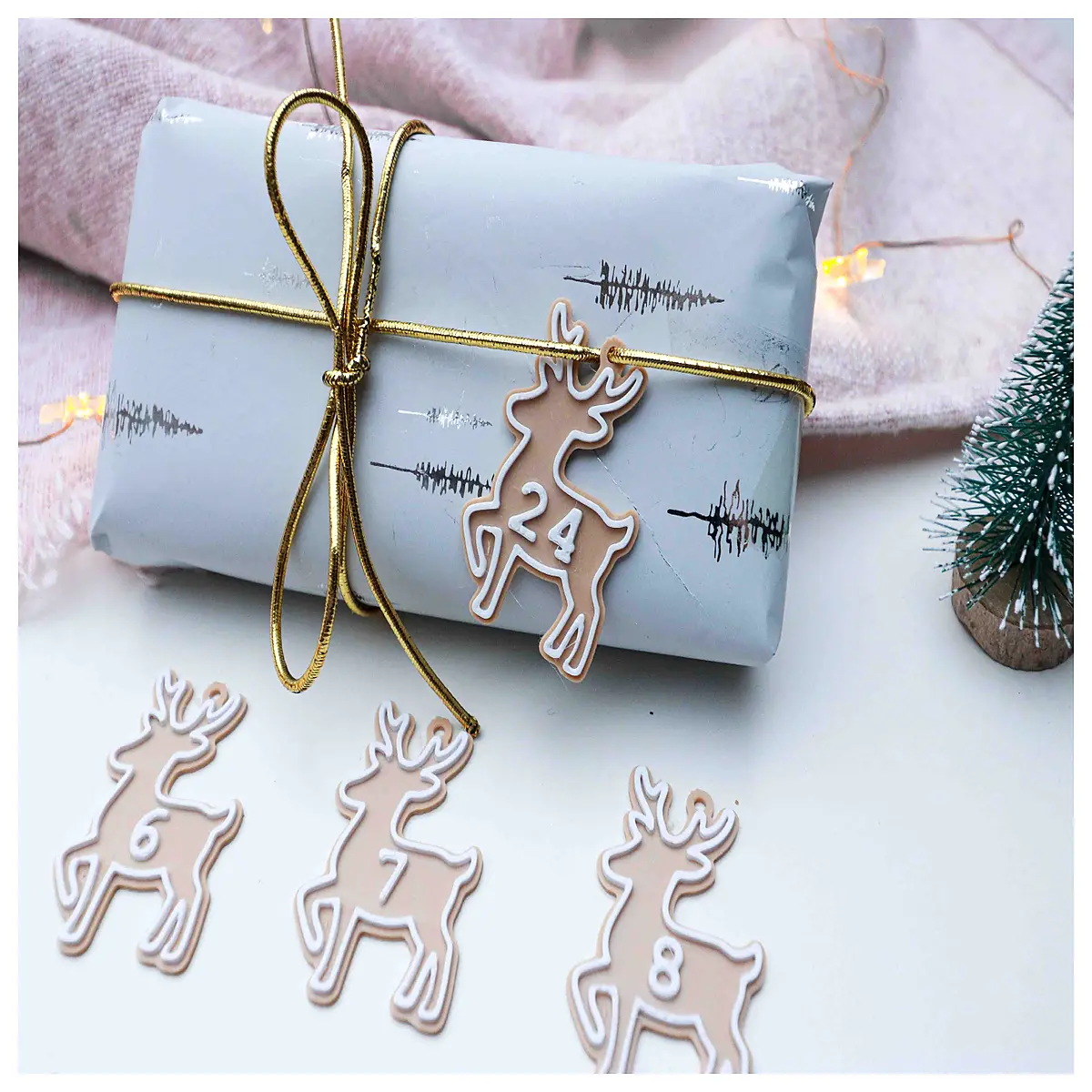 christmas advent calendar keychain set 24pcs reindeer holiday door hanger xmas decor gifts
