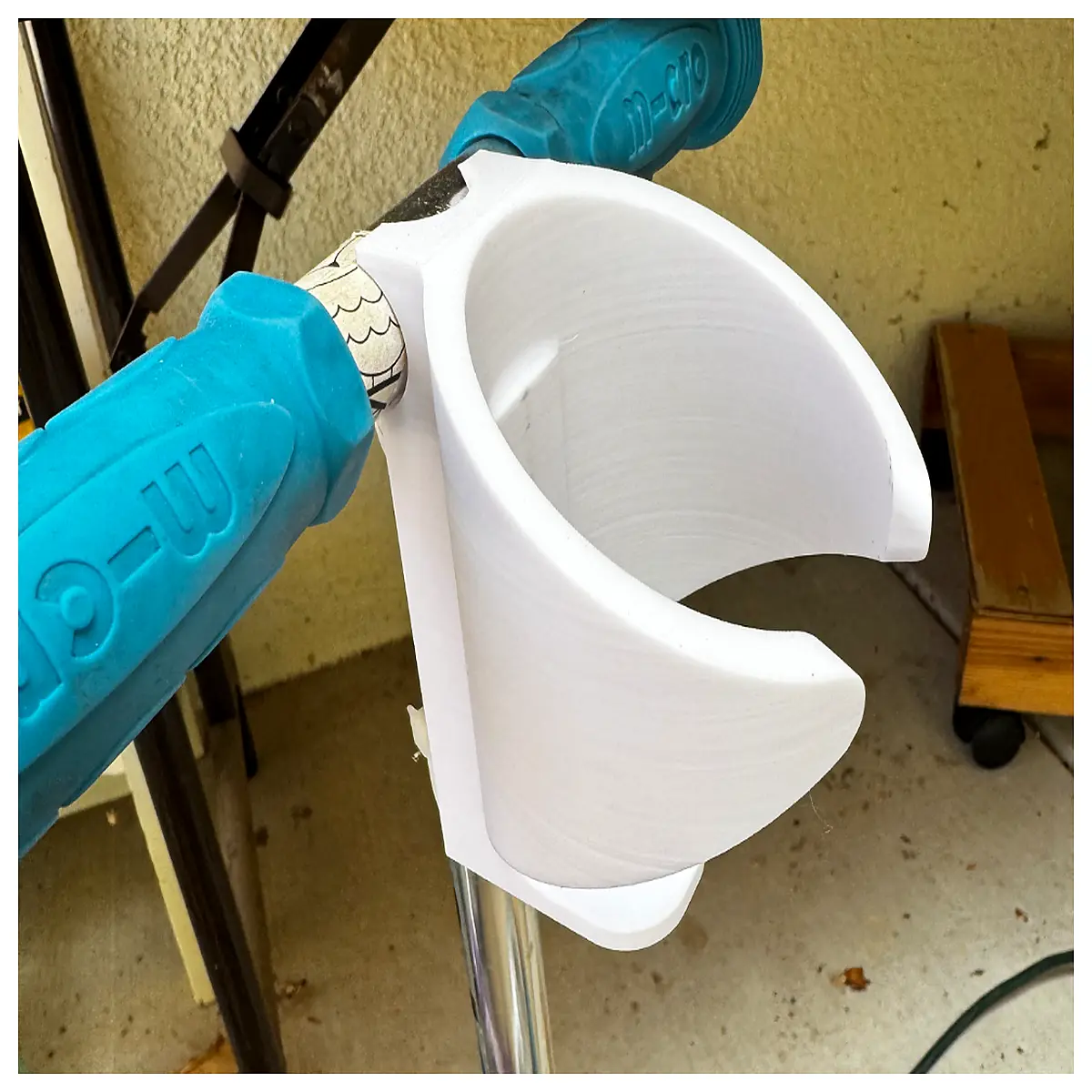 Mini Scooter Water Bottle Holder Cycling Accessory Bike Hydration Rack Scooter Phone Mount Portable Bike Accessories