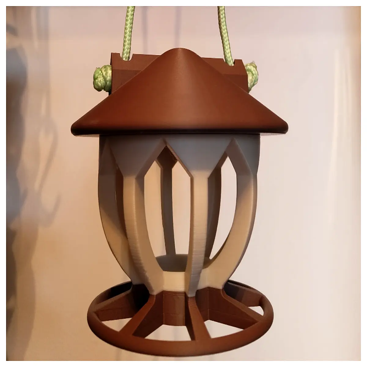 Bird Feeder Ball Bird Food Dispenser Automatic Bird Seed Outdoor Bird Feeder Supply Bird Grain Ball Feeder Bird Feeding Device