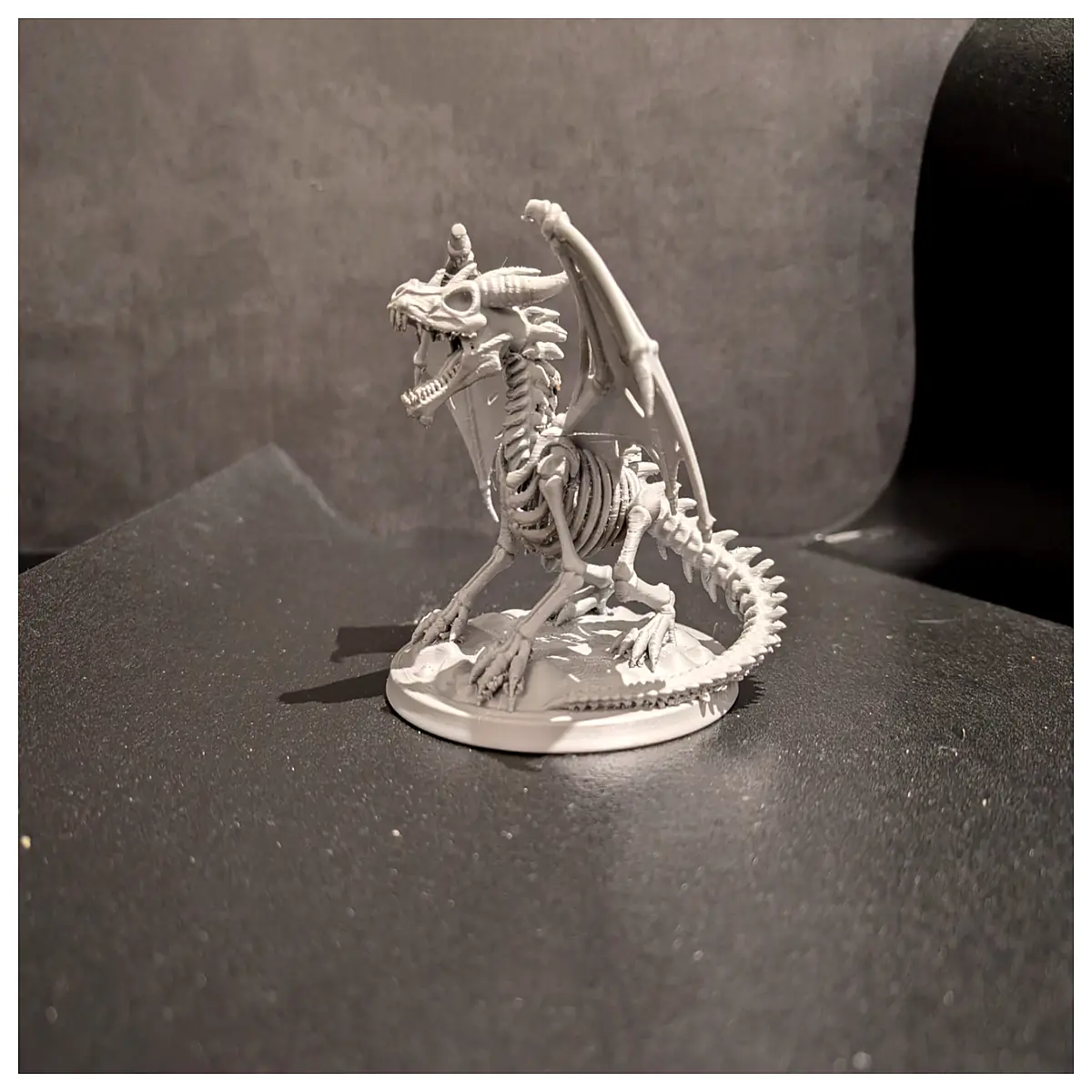 halloween skeleton dragon decoration spooky skull prop horror party centerpiece haunted house animatronic gothic wall art