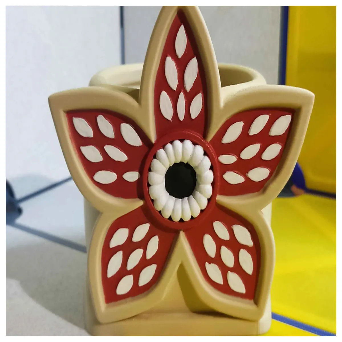 Demoflower Pen Holder Flower Pot Desk Decoration Multi Functional Planter Student Backpack Organizer Creative Home Accessory