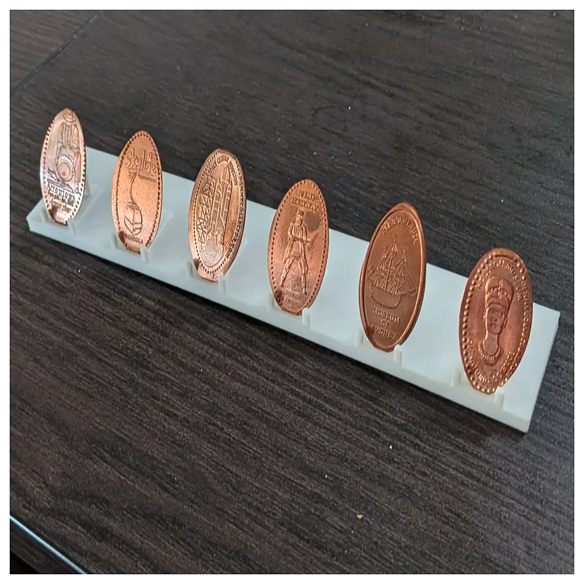 Coin Display Case Coin Collection Stand Coin Showcase Box Memorial Coin Collection Display Coin Display Holder Coins Essential for Coin Enthus