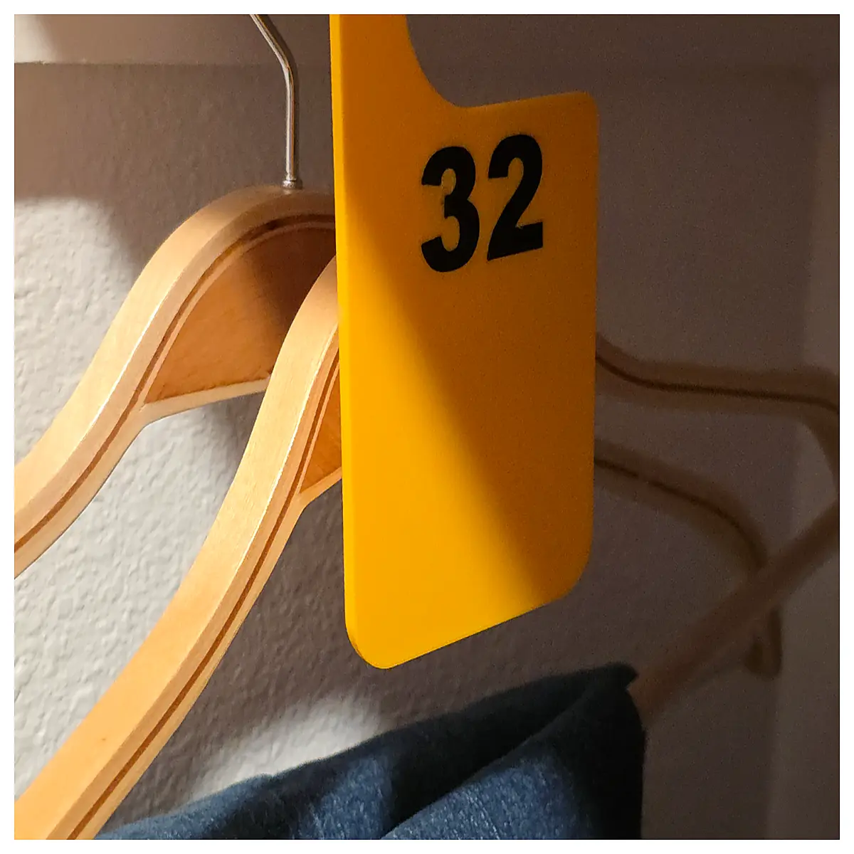 Clothing Hanger Tags Display Racks Garment Labels Hanging Display Textile Display Accessories Tags Labels Fashion Display