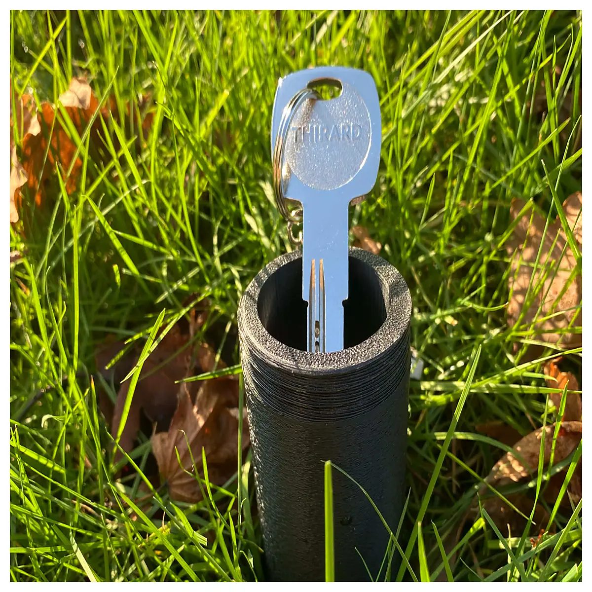 hidden key safe sprinkler head outdoor water lockable door entry hiding spot for spare keys