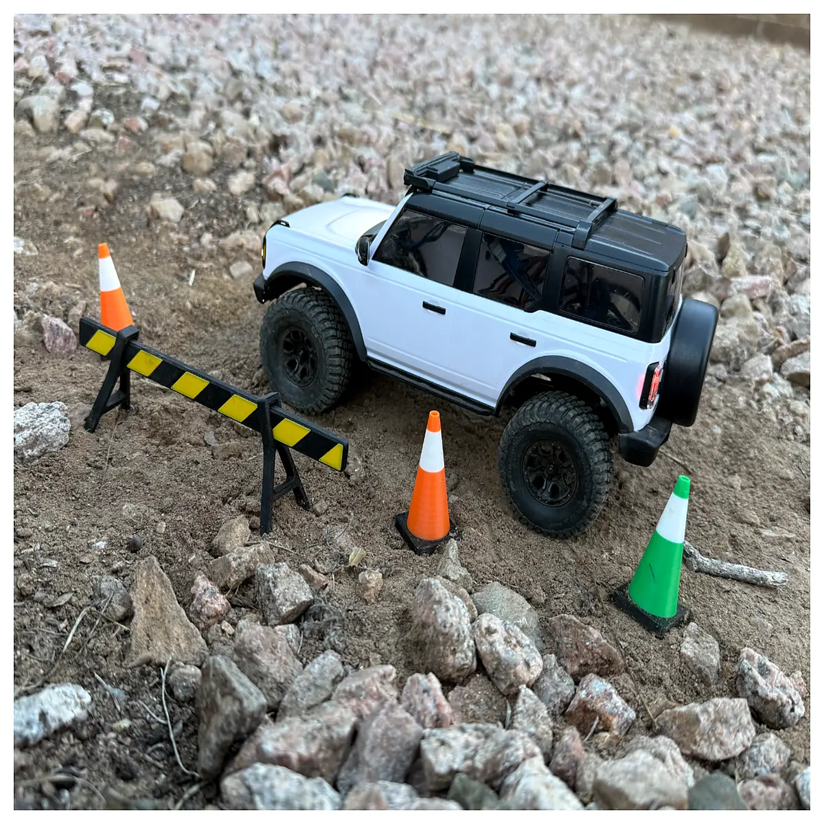 Traffic Cones 1 18 Scale Safety Cones Road Barriers Warning Cones Road Safety Supplies