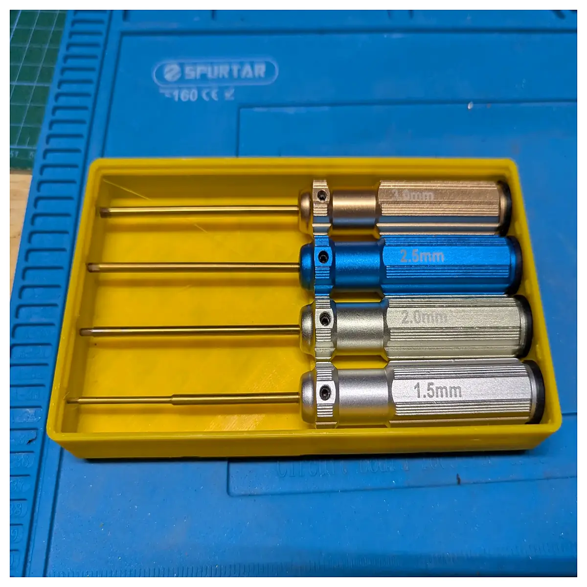 Gridfinity Screwdriver Mat Organizer 2x4 Space Saver Quick Access Parts Storage