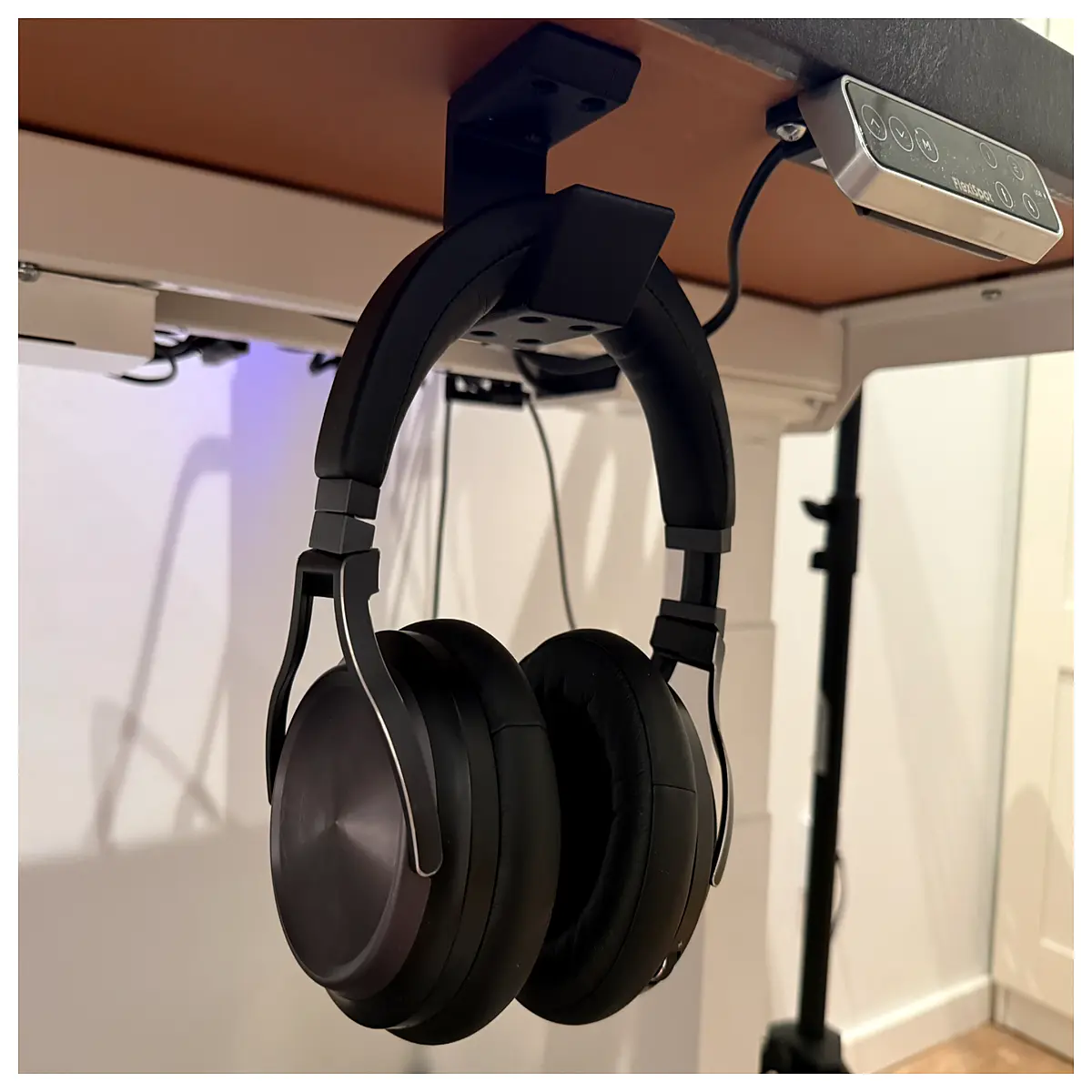 desk mounted headphone clip on desk edge organizer for gaming headset hook