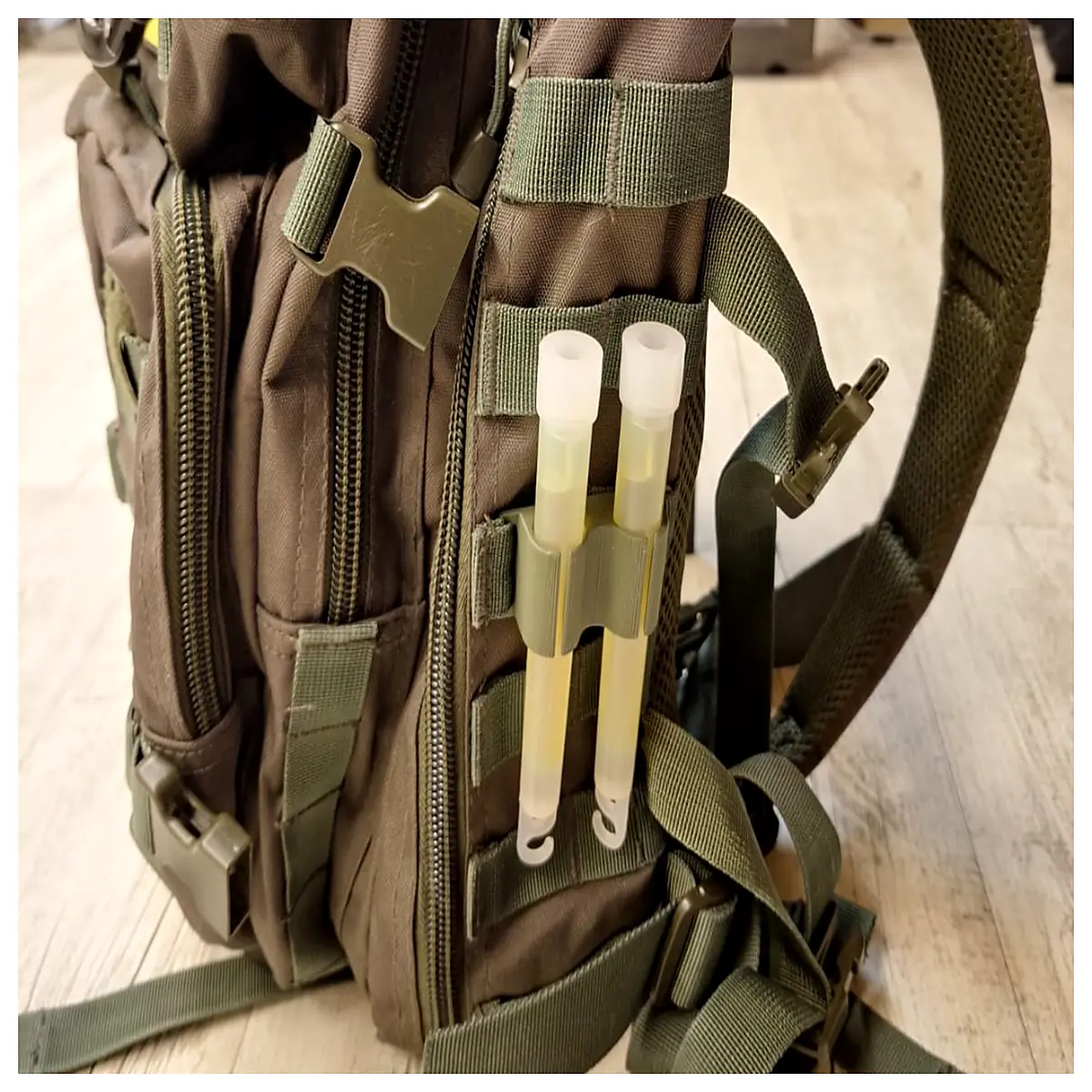Fluorescent Tube Holder Molle System Phone Mount Clip on Mount Photography Support Mobile Accessory Fluorescent Tube Stabilizer